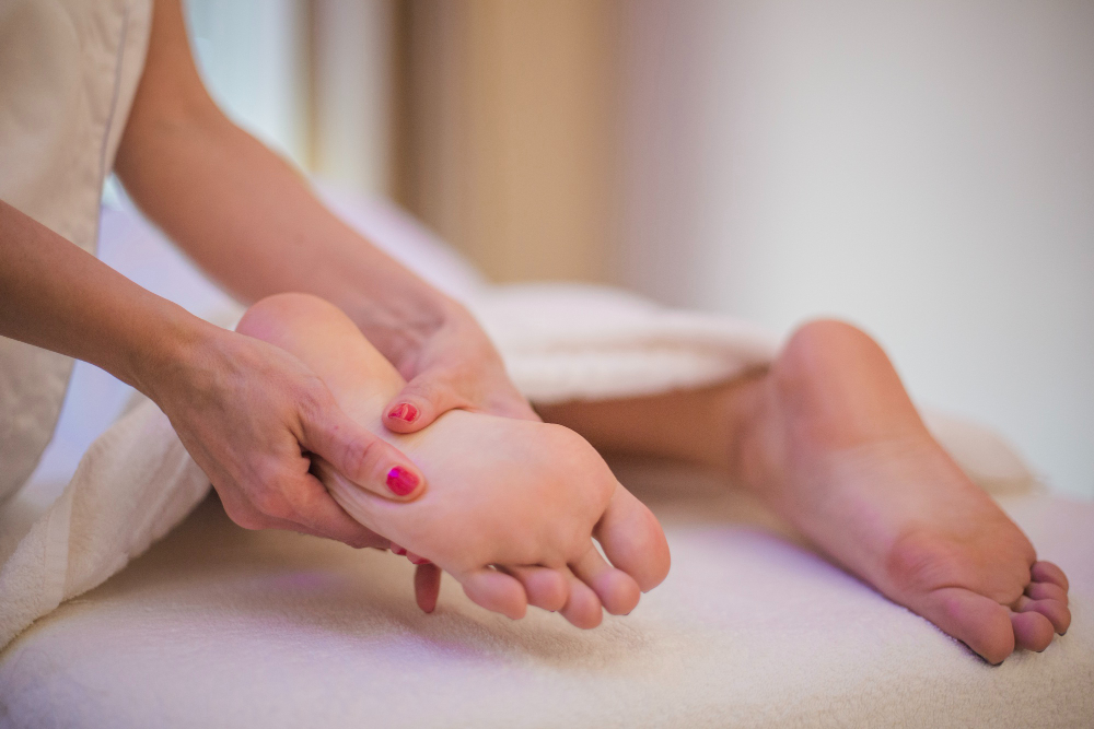 Aroma Massage with essential oils for emotional balance at a spa in Rishra, Kolkata